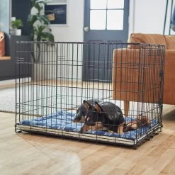 Frisco Plush Tri-fold Arrow Print Dog Crate Mat 5 Frisco Plush Tri-fold Arrow Print Dog Crate Mat -Pet Supplies Shop 255998 PT5. AC SS1800 V1616121684
