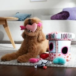 Frisco Valentine Kissing Booth Hide & Seek Puzzle Plush Squeaky Dog Toy -Pet Supplies Shop 298943 PT3. AC SS1800 V1638987417